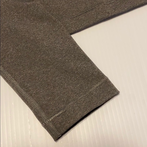 Lulu Lemon Sweatshirt - Picture 5 of 5